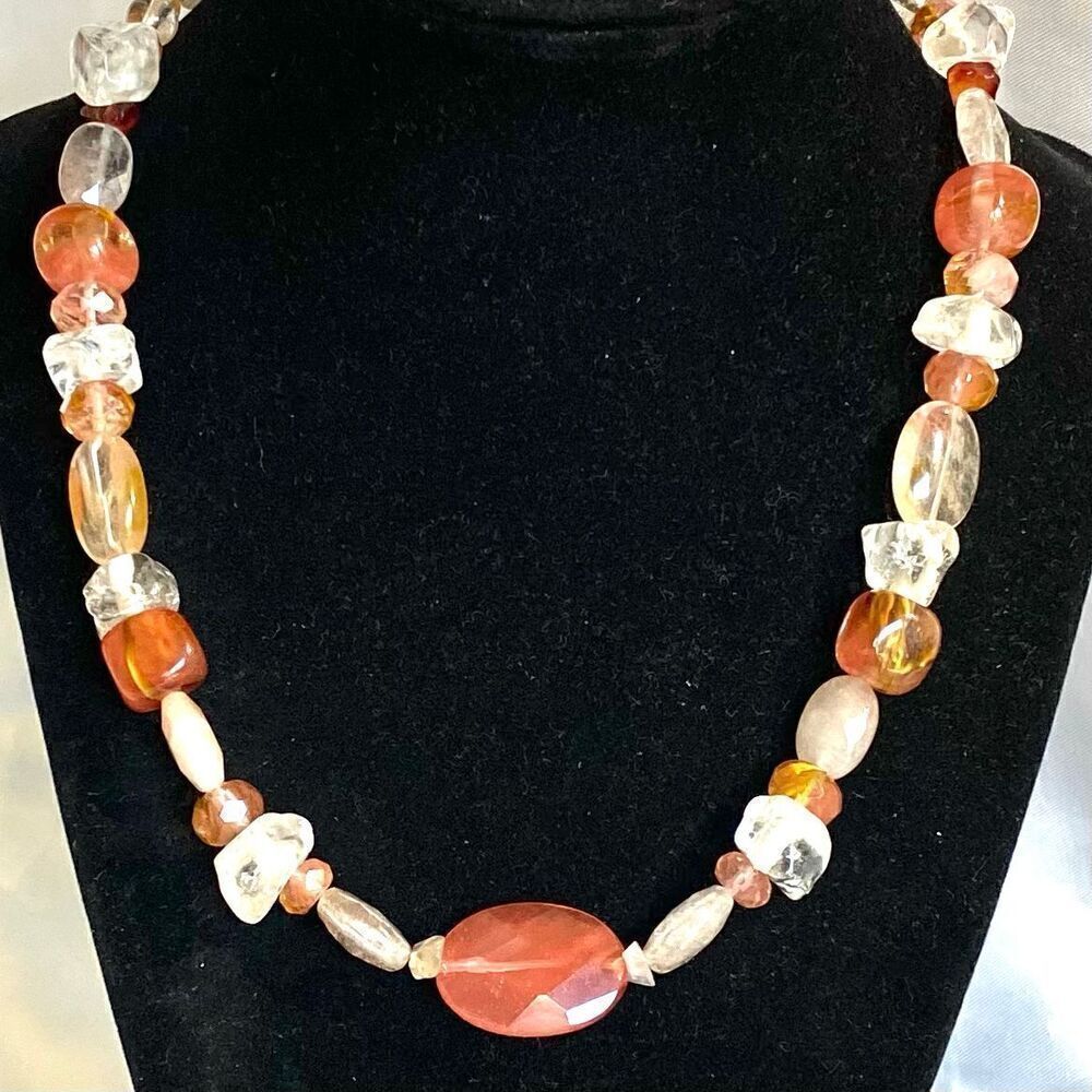 UF# Lovely Natural & polished Quartz Necklace